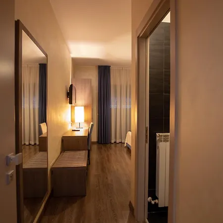 Hotel La Compagnia Del Viaggiatore 3*